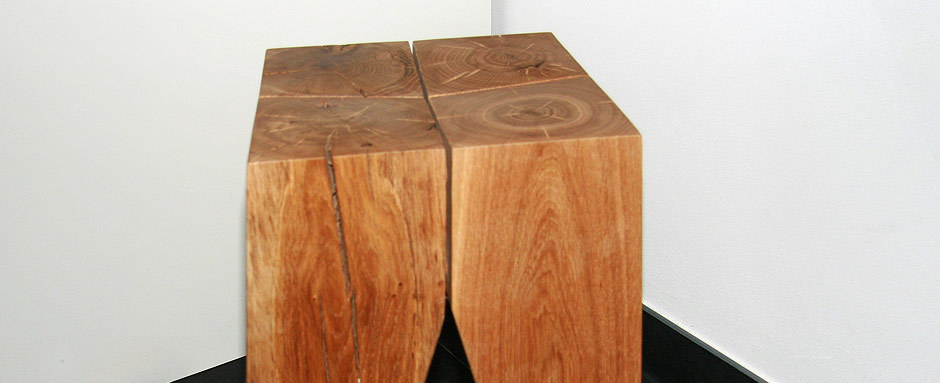 Unikat – Holz-Sitz-Möbel aus Massivholz